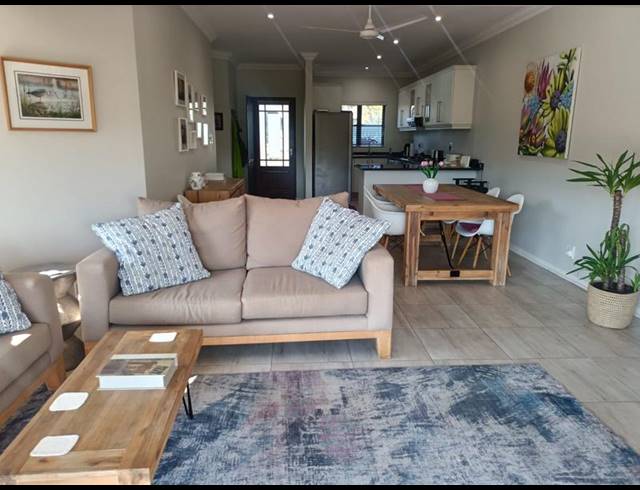 2 BEDROOM TOWNHOUSE FOR SALE IN SIMBITHI ECO ESTATE